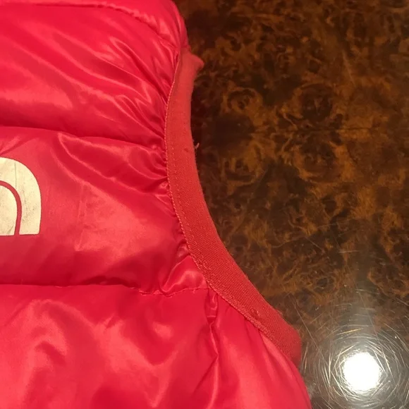 NWOT girls The North Face puffy vest summit series - Picture 4 of 13